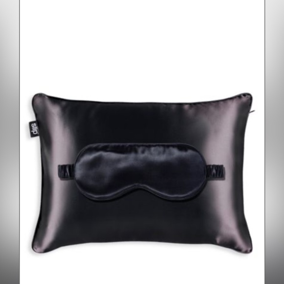 Beauty To Go! 2-Piece Silk Travel-Size Pillow & Sleep Mask Set 😴😴💤👸 - Picture 4 of 6